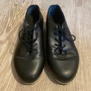 Women’s tap shoes